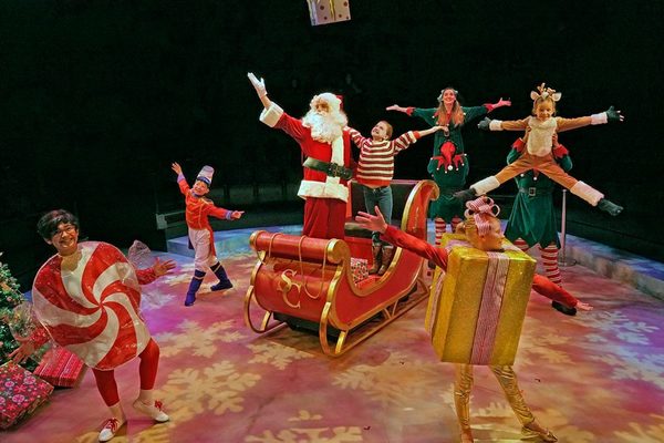 Photo Flash: First Look at LOOKING FOR CHRISTMAS at the Old Globe Image