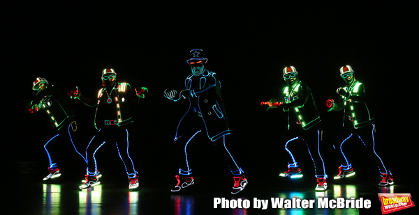 Photo Coverage: The Stars of THE ILLUSIONISTS - MAGIC OF THE HOLIDAYS Meet The Press! Image