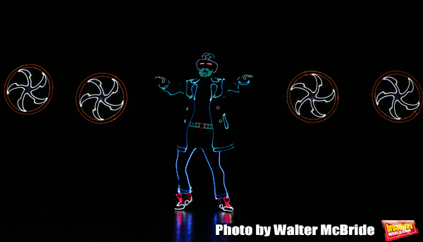 Photo Coverage: The Stars of THE ILLUSIONISTS - MAGIC OF THE HOLIDAYS Meet The Press! Image