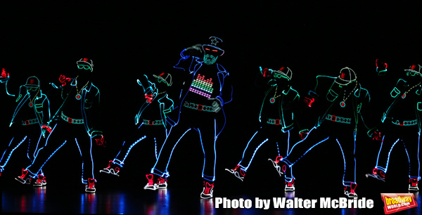 Photo Coverage: The Stars of THE ILLUSIONISTS - MAGIC OF THE HOLIDAYS Meet The Press! Image