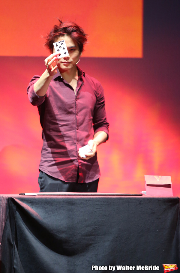 Photo Coverage: The Stars of THE ILLUSIONISTS - MAGIC OF THE HOLIDAYS Meet The Press! Image