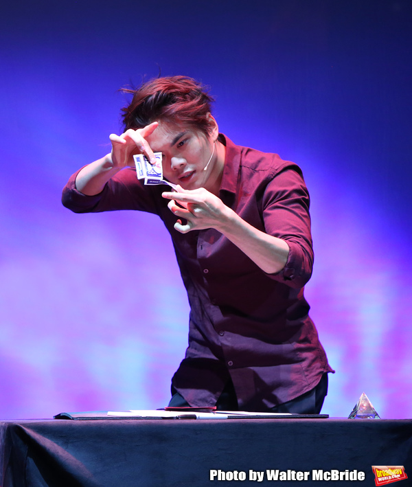 Photo Coverage: The Stars of THE ILLUSIONISTS - MAGIC OF THE HOLIDAYS Meet The Press! Image