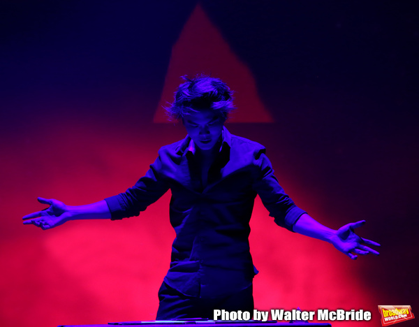 Photo Coverage: The Stars of THE ILLUSIONISTS - MAGIC OF THE HOLIDAYS Meet The Press! Image