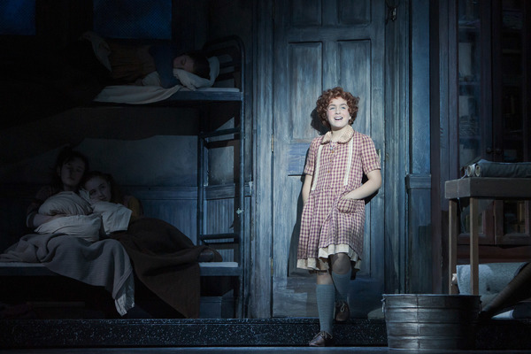Photo Flash: Get A First Look At 5th Avenue Theatre's New Production Of ANNIE Image