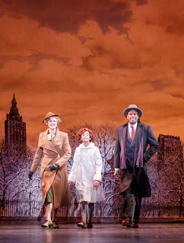 Photo Flash: Get A First Look At 5th Avenue Theatre's New Production Of ANNIE Image