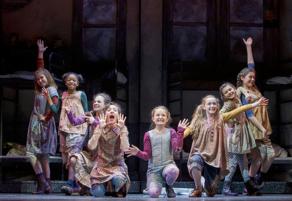 Photo Flash: Get A First Look At 5th Avenue Theatre's New Production Of ANNIE Image