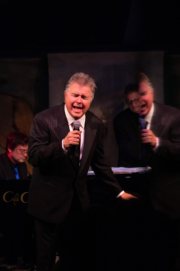 Photo Flash: Steve Tyrell Takes the Stage at Cafe Carlyle Image