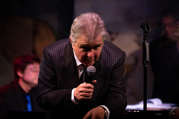 Photo Flash: Steve Tyrell Takes the Stage at Cafe Carlyle Image