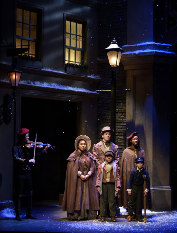 Photo Flash: Actors Theatre Presents Holiday Tradition Fifth Third Bank's A CHRISTMAS CAROL 