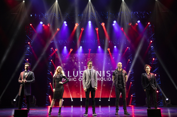 Photo Flash: THE ILLUSIONISTS Bring Holiday Magic to Broadway Image
