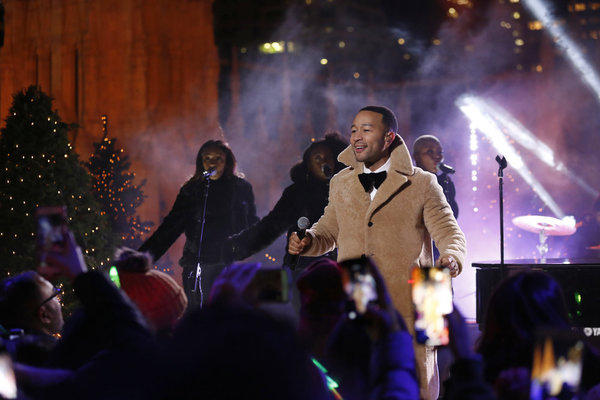 Photo Coverage: See Billy Porter, Diana Ross Perform at CHRISTMAS IN ROCKEFELLER CENTER Image