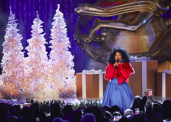 Photo Coverage: See Billy Porter, Diana Ross Perform at CHRISTMAS IN ROCKEFELLER CENTER Image