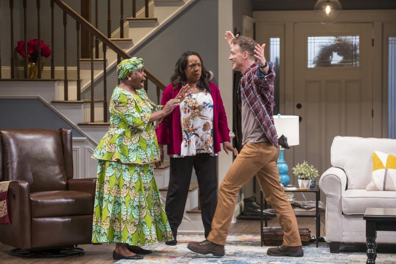 Review: FAMILIAR at Steppenwolf Theatre Company Image