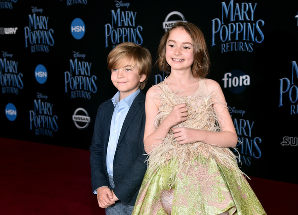 Photo Flash: Lin-Manuel Miranda, Emily Blunt, and More Attend the Premiere of MARY POPPINS RETURNS 