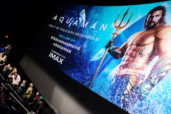 Photo Flash: Jason Momoa Surprises Fans in Times Square Before AQUAMAN Screening Image