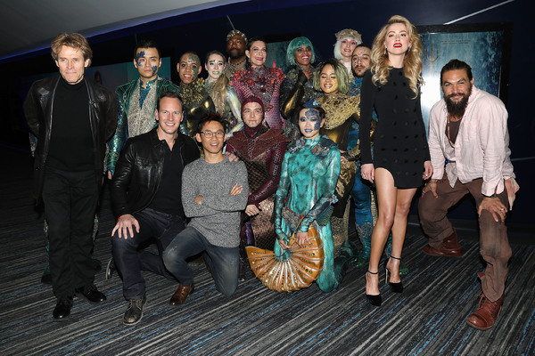 Photo Flash: Jason Momoa Surprises Fans in Times Square Before AQUAMAN Screening Image