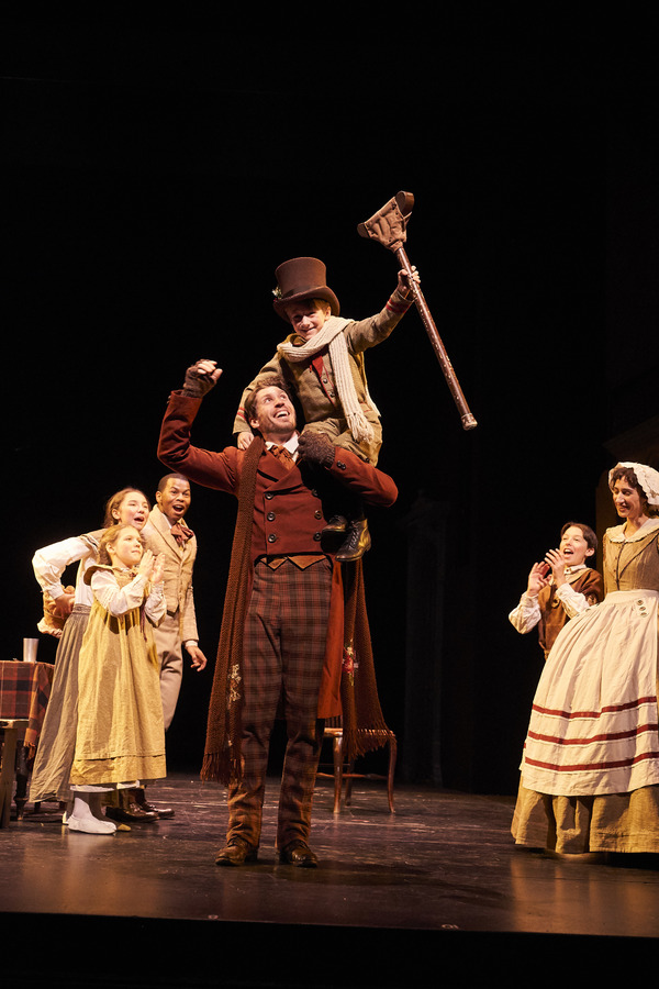Photo Flash: First Look at Great Lakes Theater's A CHRISTMAS CAROL Image