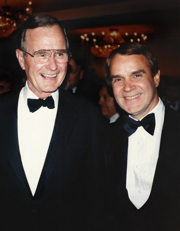 Photo Flash: Rich Little Reflects on the Death of George H.W. Bush  Image