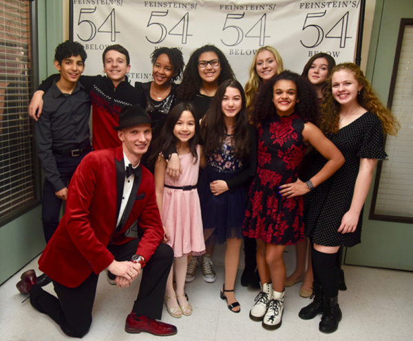 Photo Flash: Cast Members Of The Holiday Star Experience Perform At Radio City Music Hall And At 54 Below. 