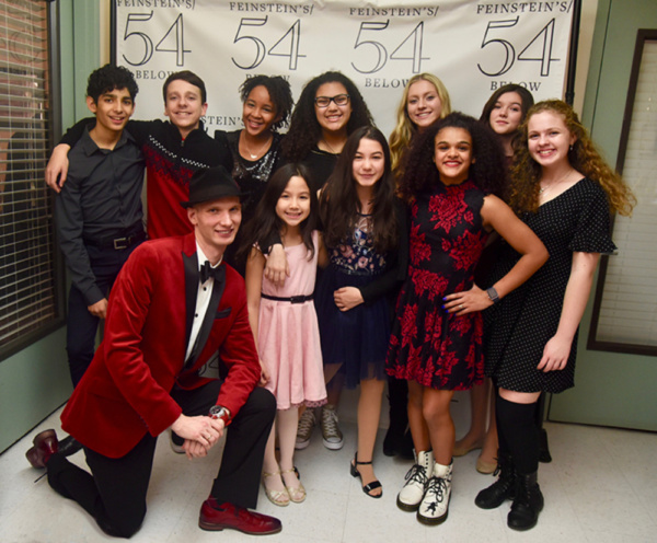 Photo Flash: Cast Members Of The Holiday Star Experience Perform At Radio City Music Hall And At 54 Below. Image