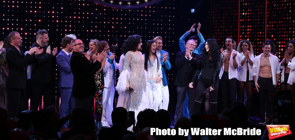 Cher with the cast  Photo