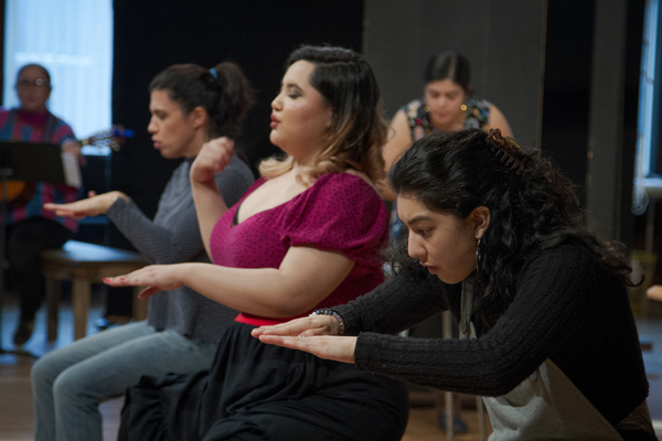 Photo Flash: In Rehearsal with Steppenwolf's LA RUTA Image