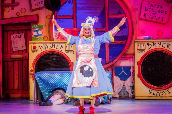 Photo Flash: First Look at Hackney Empire's ALADDIN Image
