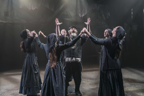 Photo Flash: First Look at Menier Chocolate Factory's Revival Of FIDDLER ON THE ROOF  Image