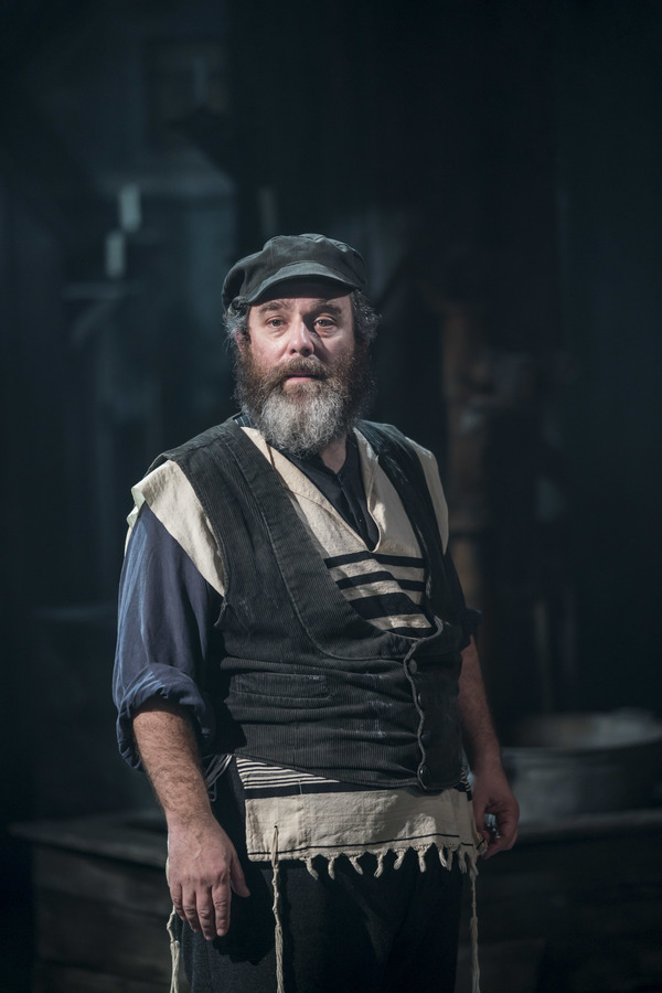 Photo Flash: First Look at Menier Chocolate Factory's Revival Of FIDDLER ON THE ROOF  Image