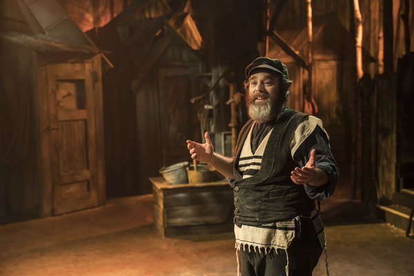 Photo Flash: First Look at Menier Chocolate Factory's Revival Of FIDDLER ON THE ROOF 