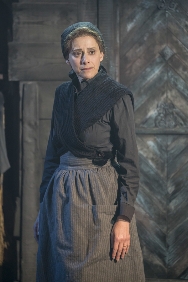 Photo Flash: First Look at Menier Chocolate Factory's Revival Of FIDDLER ON THE ROOF Image