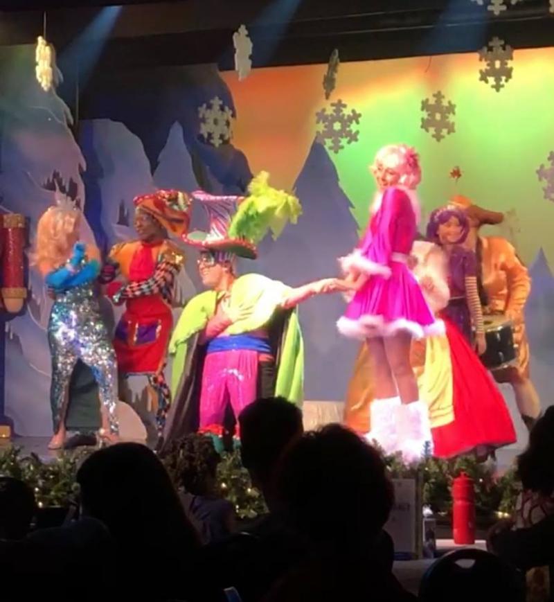 Review: GIFT YOURSELF THIS ORIGINAL ENCHANTING HOLIDAY MUSICAL AT Show Palace Dinner Theatre 