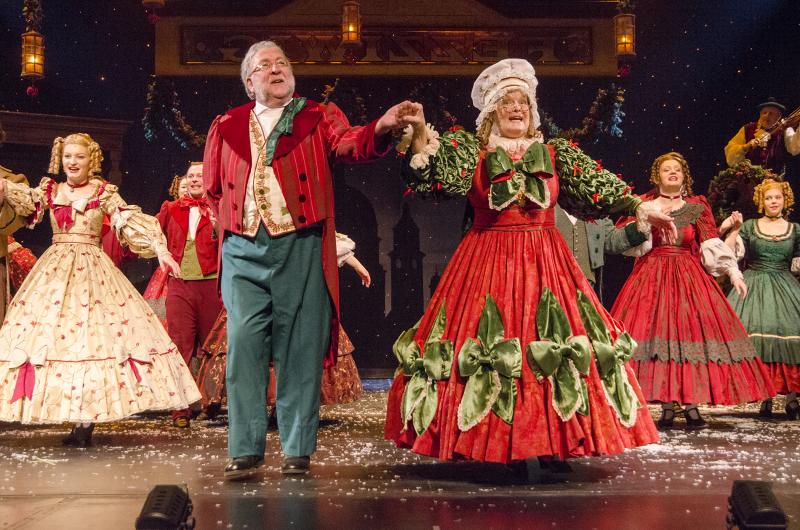 Review: A CHRISTMAS CAROL Warms Hearts and Reminds that Giving > Receiving 