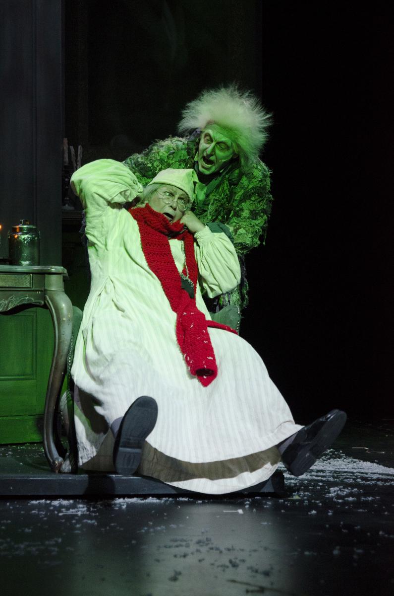 Review: A CHRISTMAS CAROL Warms Hearts and Reminds that Giving > Receiving 