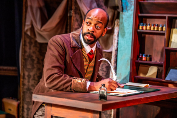 Photo Flash: First Look at Titan Theatre Company's A CHRISTMAS CAROL Image
