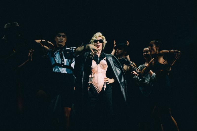 Review: FASHION FREAK SHOW at Folies Bergère Image