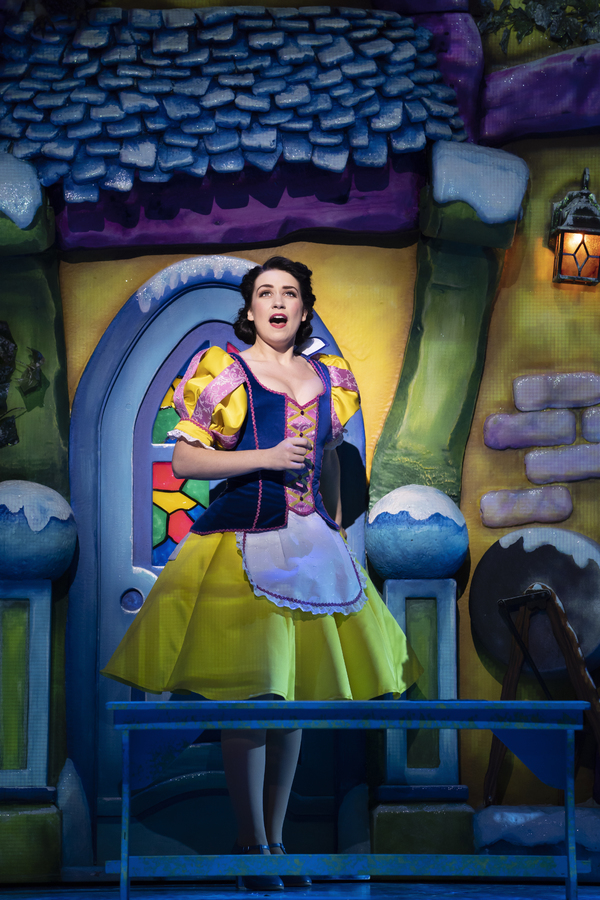 Photo Flash: First Look at SNOW WHITE at the London Palladium Image