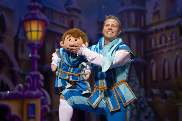 Photo Flash: First Look at SNOW WHITE at the London Palladium Image
