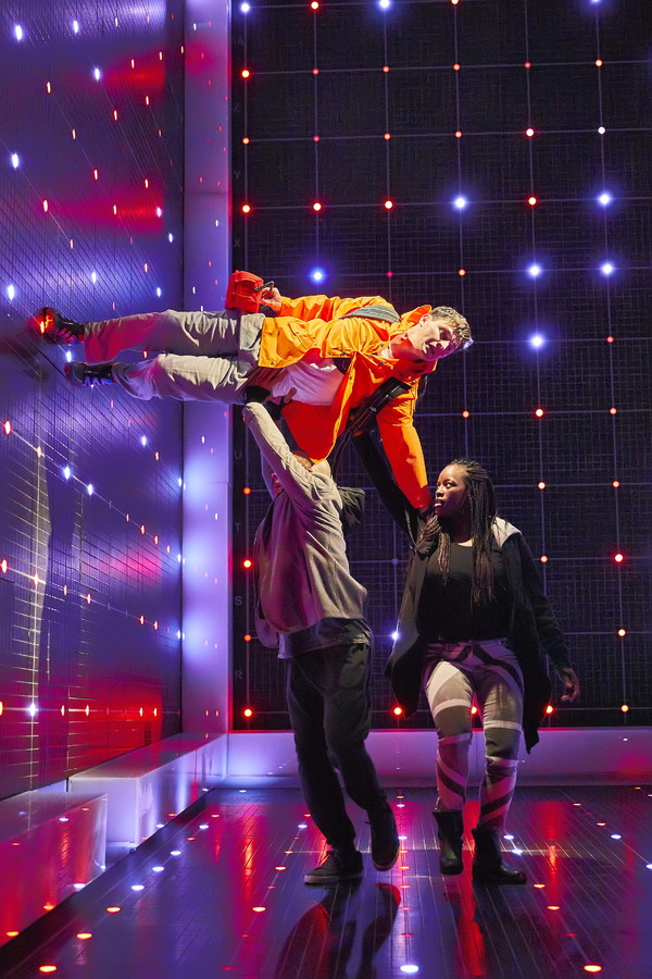 Photo Flash: New Production Photos From THE CURIOUS INCIDENT OF THE DOG IN THE NIGHT-TIME Image