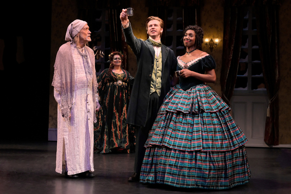 Photo Flash: American Conservatory Theater Presents A CHRISTMAS CAROL Image