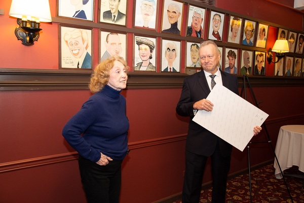 Photo Flash: Melissa Errico Unveils New Portrait at Sardi's! Image