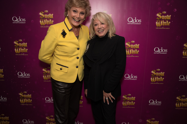 Photo Flash: Inside the Gala Night For SNOW WHITE at the London Palladium Image