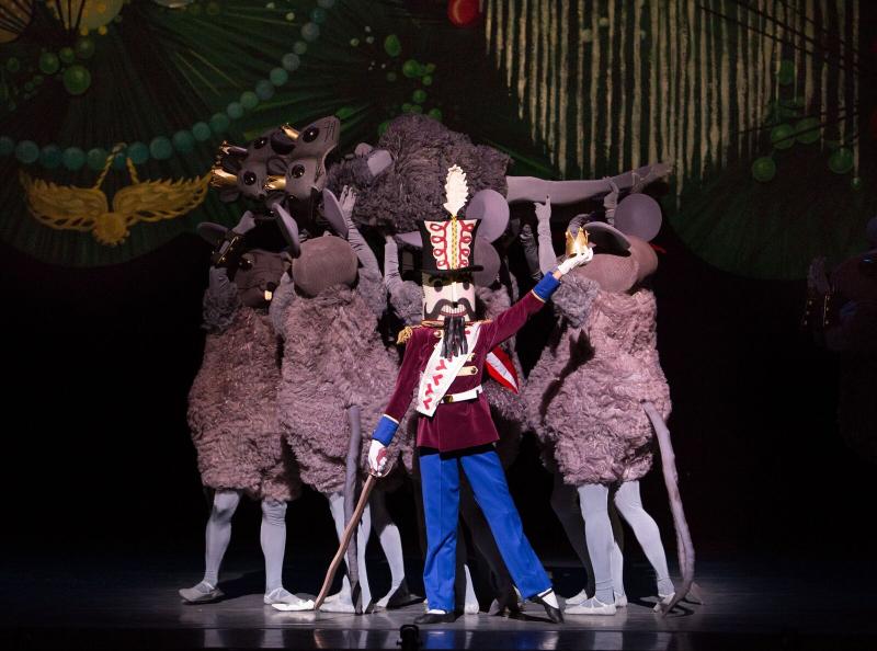 Review: MIAMI CITY BALLET PRESENTS GEORGE BALANCHINE'S NUTCRACKER BALLET at Dorothy Chandler Pavilion 