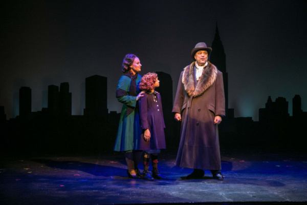 Photo Flash: Downtown Cabaret Theatre Stages ANNIE Image