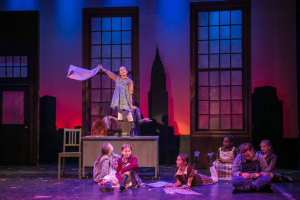 Photo Flash: Downtown Cabaret Theatre Stages ANNIE Image