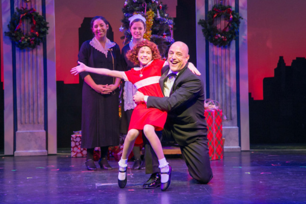 Photo Flash: Downtown Cabaret Theatre Stages ANNIE Image