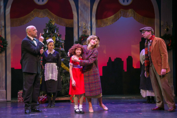 Photo Flash: Downtown Cabaret Theatre Stages ANNIE Image