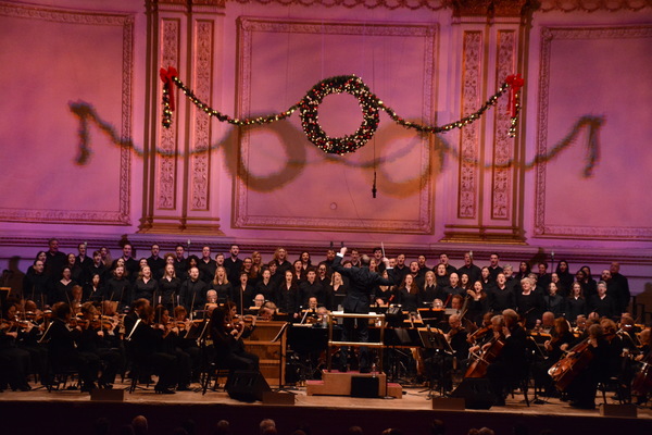 Photo Coverage: The New York Pops and Ashley Brown Perform Holiday Music in UNDER THE MISTLETOE Concert Image
