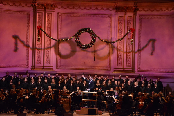Photo Coverage: The New York Pops and Ashley Brown Perform Holiday Music in UNDER THE MISTLETOE Concert Image