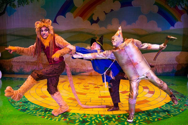 Review: THE WONDERFUL WINTER OF OZ, Presented By The Lythgoe Family Panto, Scores Another 100% Entertainment Mark For The Holidays At Pasadena Civic Auditorium 